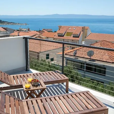 Apartments Left & Right With Jacuzzi, 4 Stars Makarska Zewnętrze zdjęcie