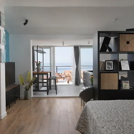 Apartments Left & Right With Jacuzzi, 4 Stars Makarska Zewnętrze zdjęcie