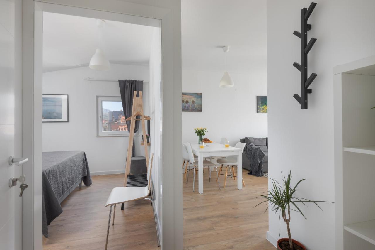 Apartament Left & Right With Jacuzzi, 4 Stars *