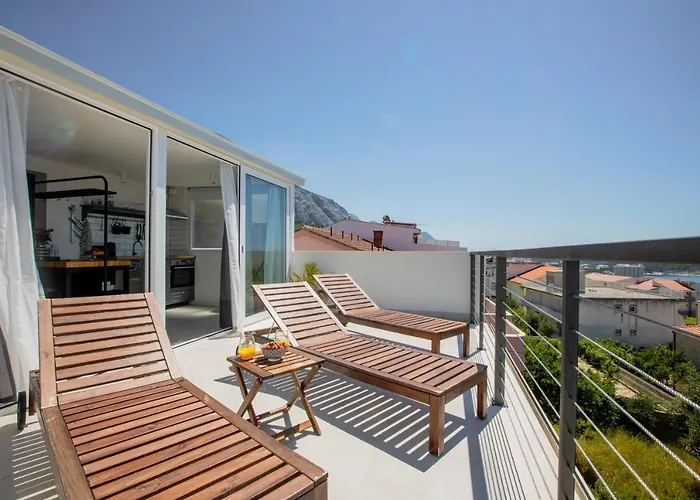 Apartments Left & Right With Jacuzzi, 4 Stars