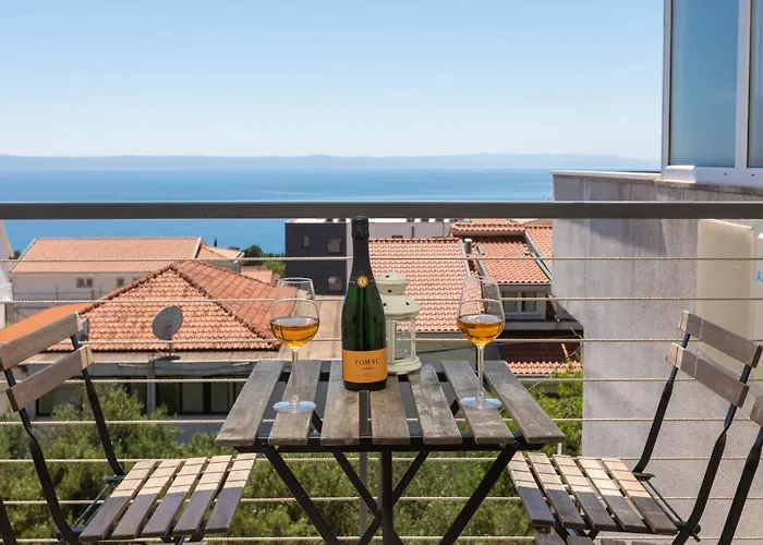 Apartments Left & Right With Jacuzzi, 4 Stars