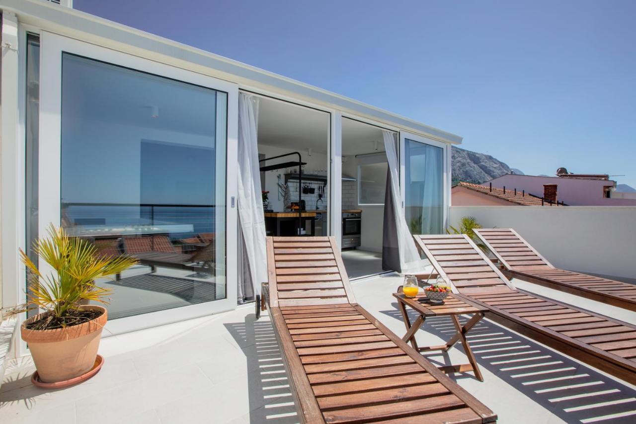 Left & Right With Jacuzzi, 4 Stars Apartment *